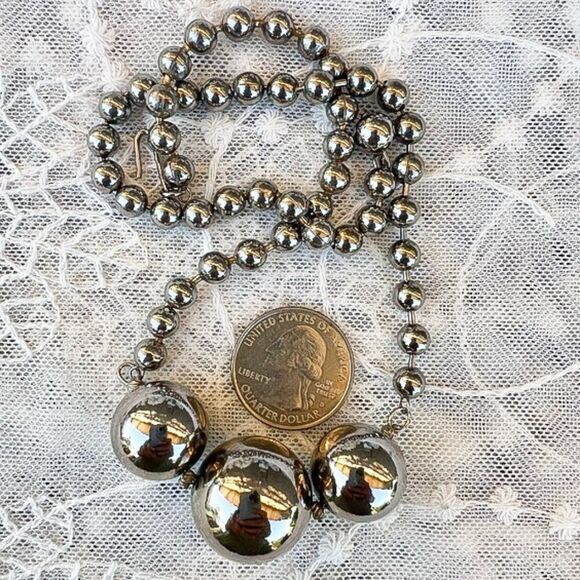 Vintage Chrome Ball Choker Necklace - Picture 7 of 9